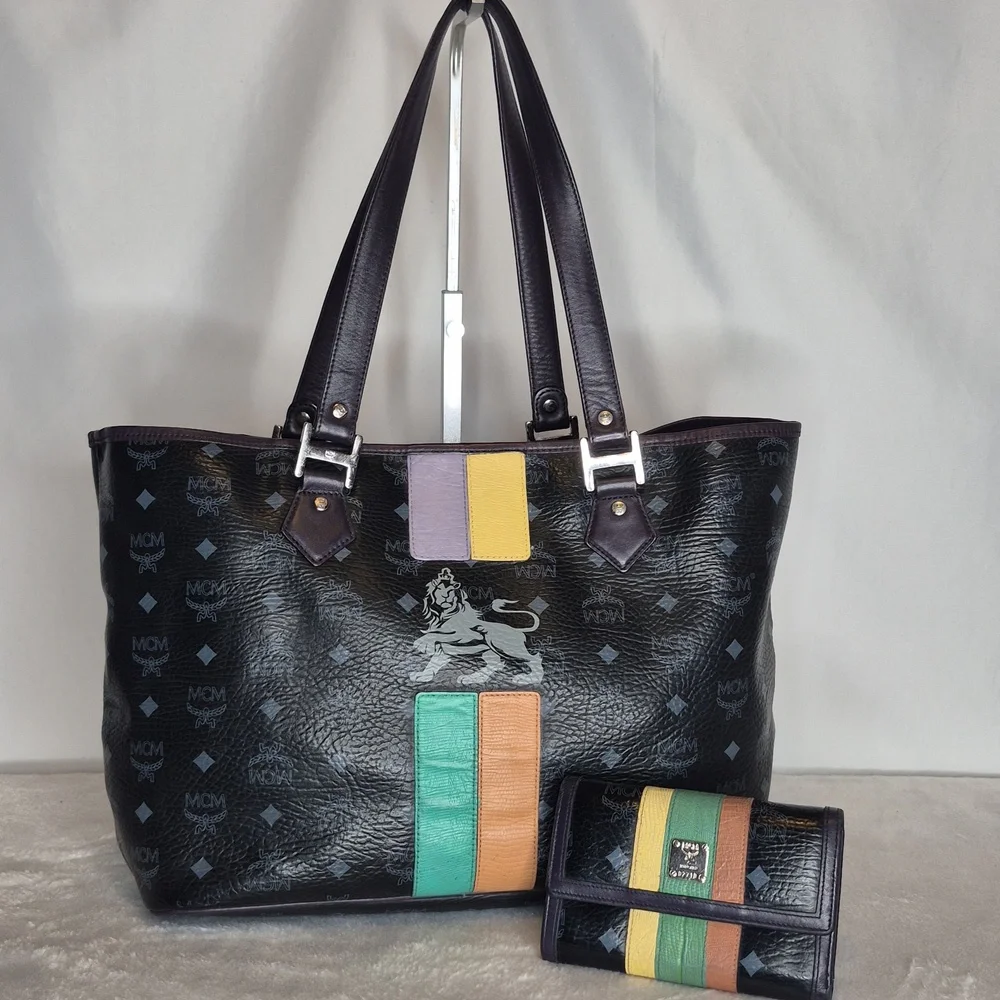 MCM Princess Lion Leather Tote Bag & Wallet - Picture 5 of 17